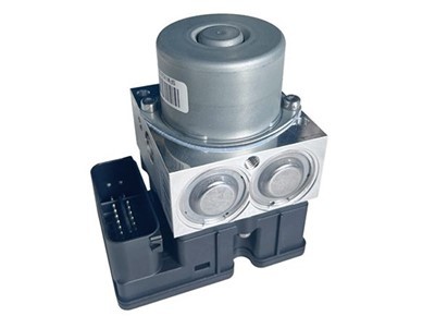 Kako dvokanalni ABS radi u vozilima s različitim tipovima prijenosa?